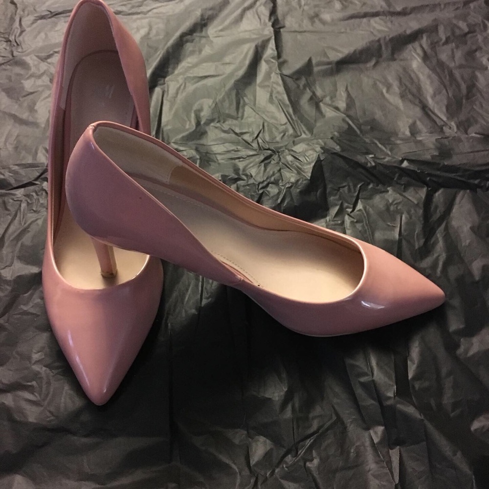 Women’s patent pumps